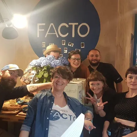 Casa Facto - Per Artisti E Turisti * מונטלופו פיורנטינו